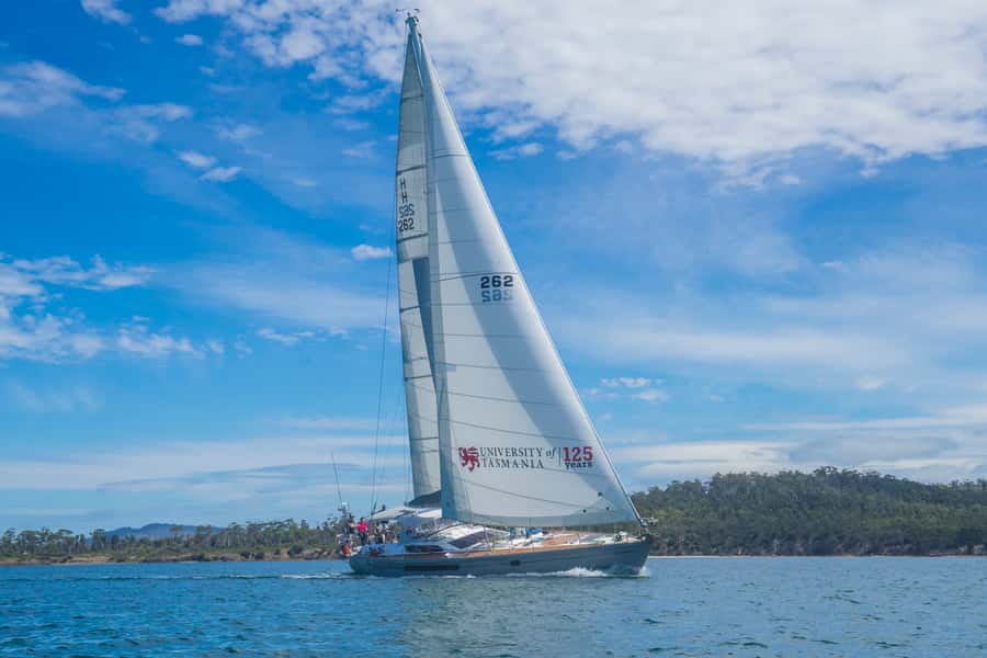 Hobart: Luxury Yacht Scenic Sailing Tour with Snacks - Key points for your Hobart day