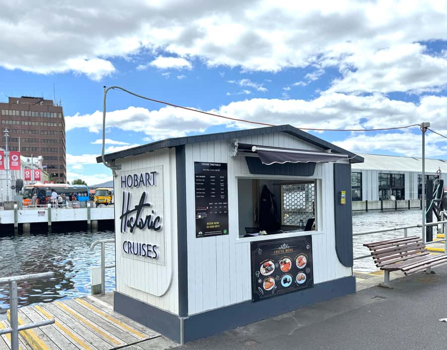 Hobart: Morning River Cruise - Finding the white and gray boat at Murray Street Pier