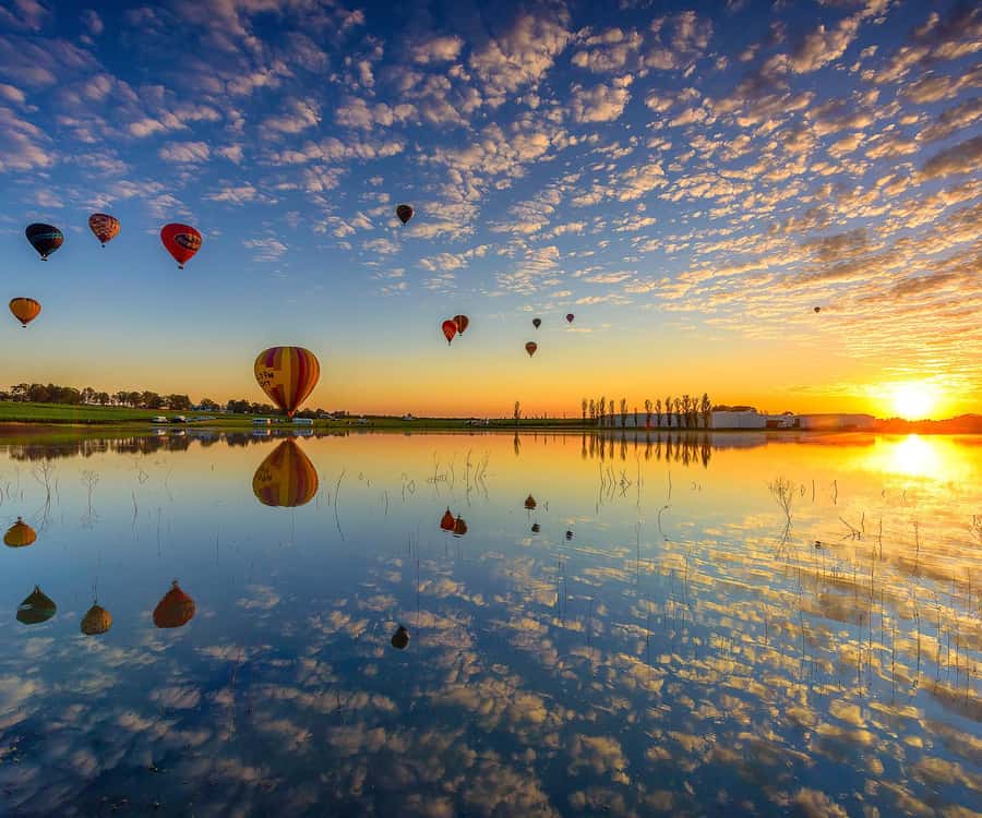 Hunter Valley: Sunrise Balloon Ride with Bubbly Breakfast - Before sunrise: meeting the Balloon Aloft crew
