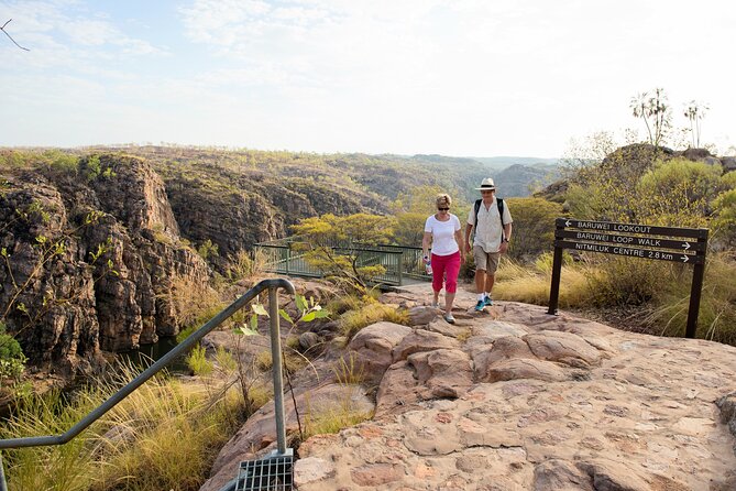 Katherine Gorge Cruise & Edith Falls Day Trip from Darwin - The 6:30 a.m. departure from Darwin