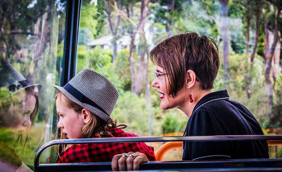 Katoomba: Blue Mountains Full-Day Hop-On Hop-Off Bus Tour - Stop 12 and the need to check signs