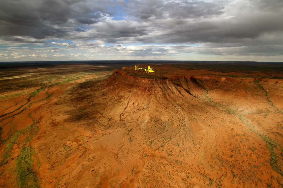 King's Canyon: 15-minute Scenic Helicopter Tour - Following Kings Creek into the canyon
