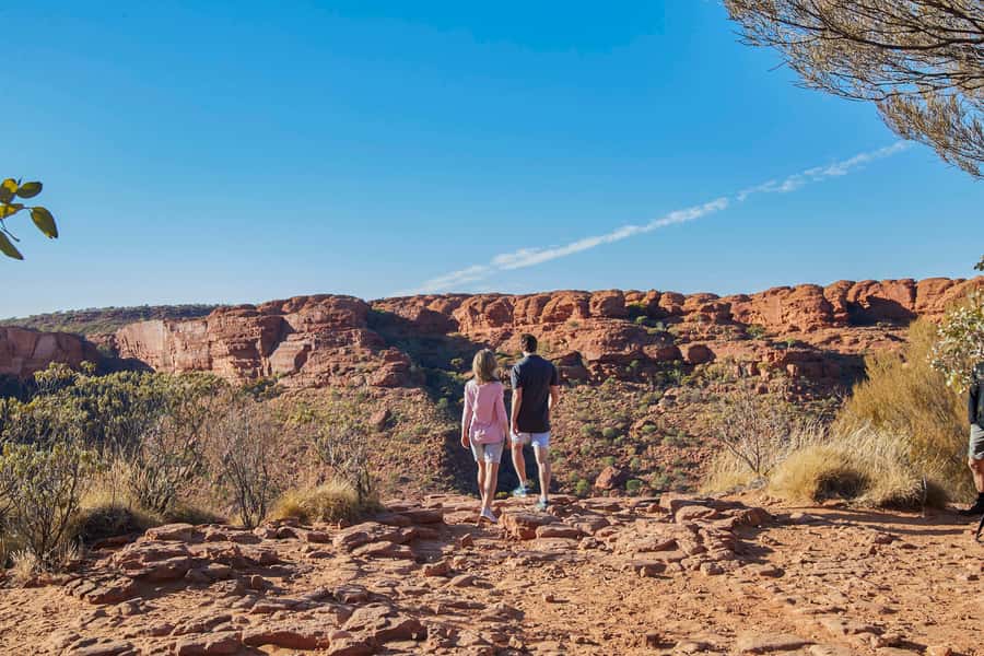 Kings Canyon: Full-Day Tour from Ayers Rock Resort - Starting the Kings Canyon Rim Walk