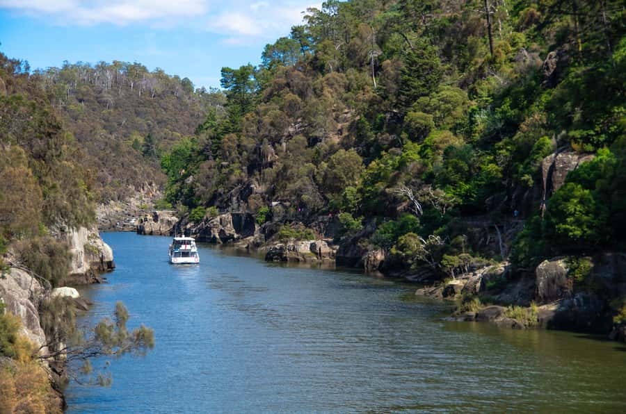 Launceston: 4-Hour Batman Bridge Luncheon Cruise - Getting to Home Point without a fuss
