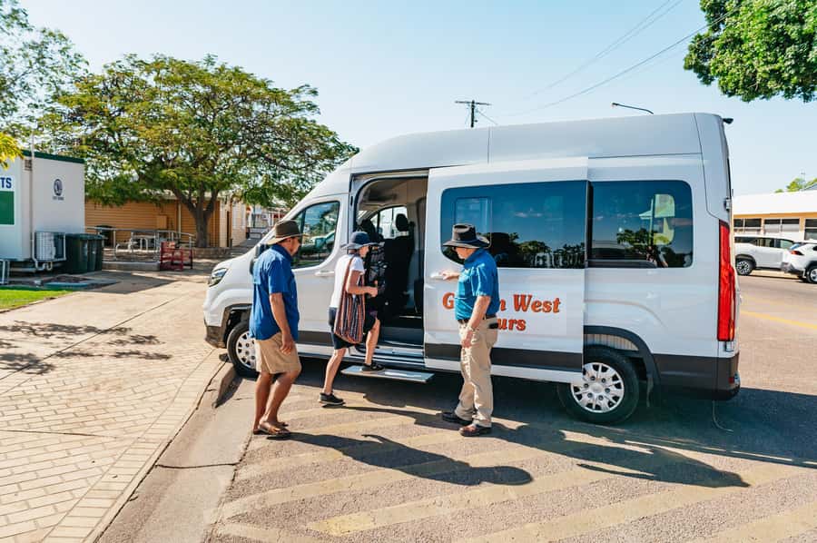 Longreach History and Town Tour - What the strong praise gets right