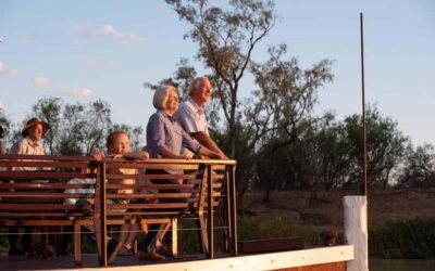 Longreach: Sunset Paddlewheeler Cruise, Show and Dinner