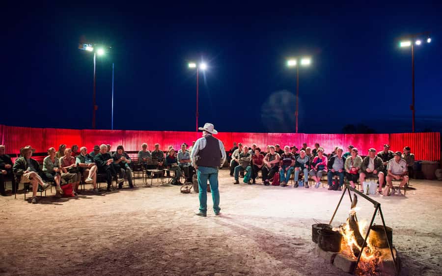 Longreach: Sunset Paddlewheeler Cruise, Show and Dinner - Who should book this Longreach experience?