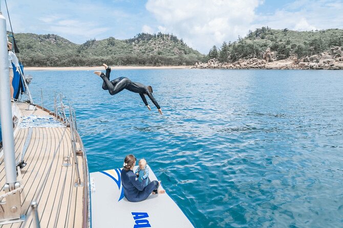 Magnetic Island: Lunchtime Sailing Cruise - Reaching Nelly Bay and getting on board