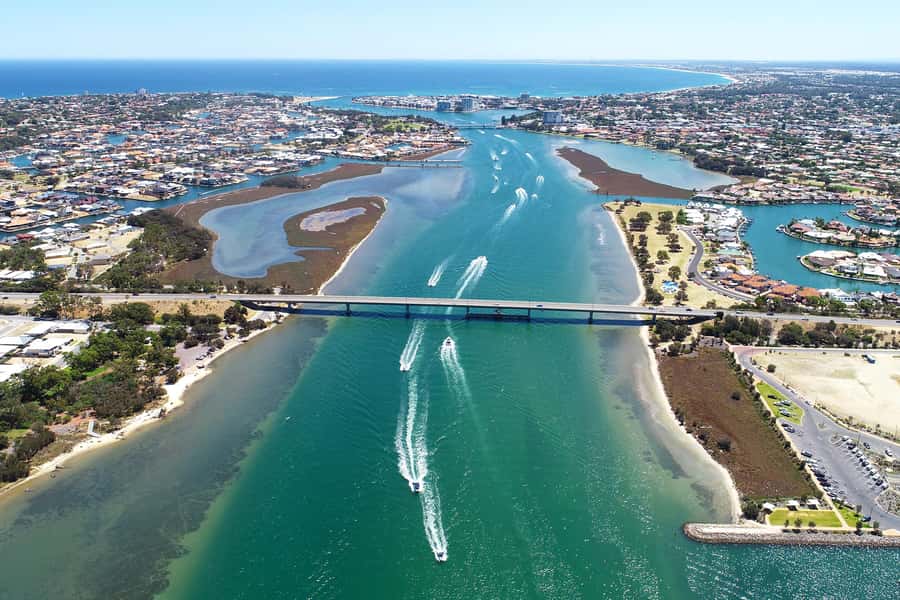 Mandurah: Dolphin and Views Cruise - Why families tend to enjoy the boat