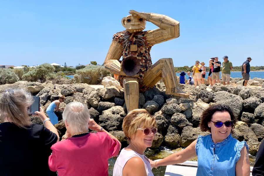 Mandurah: Dolphin & Giant Sightseeing Cruise - Key points to know before booking