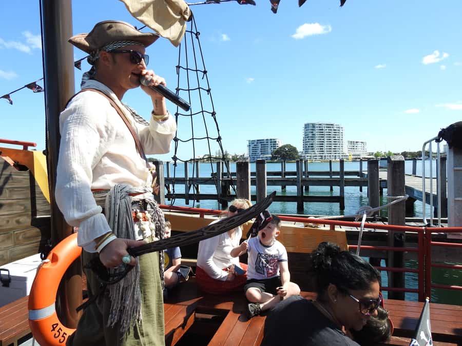 Mandurah Pirate Cruise - Should you book the Mandurah Pirate Cruise?
