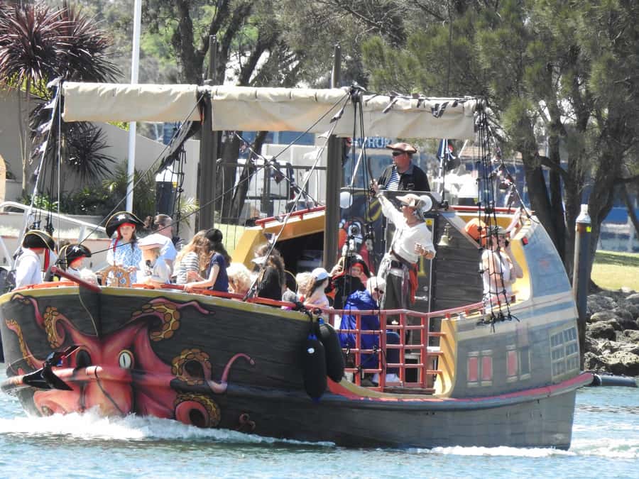 Mandurah Pirate Cruise - A pirate show that includes the whole boat
