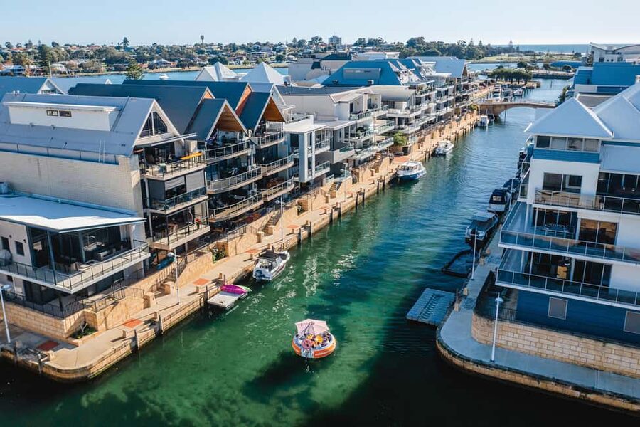 Mandurah: Self-Drive BBQ Boat Hire - Making the BBQ work for your group