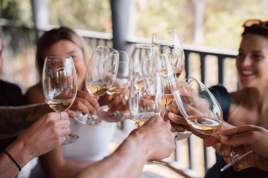 Margaret River: Boutique Wine Tour w. Blind Tasting + Lunch - Starting with chocolate and a coastal view