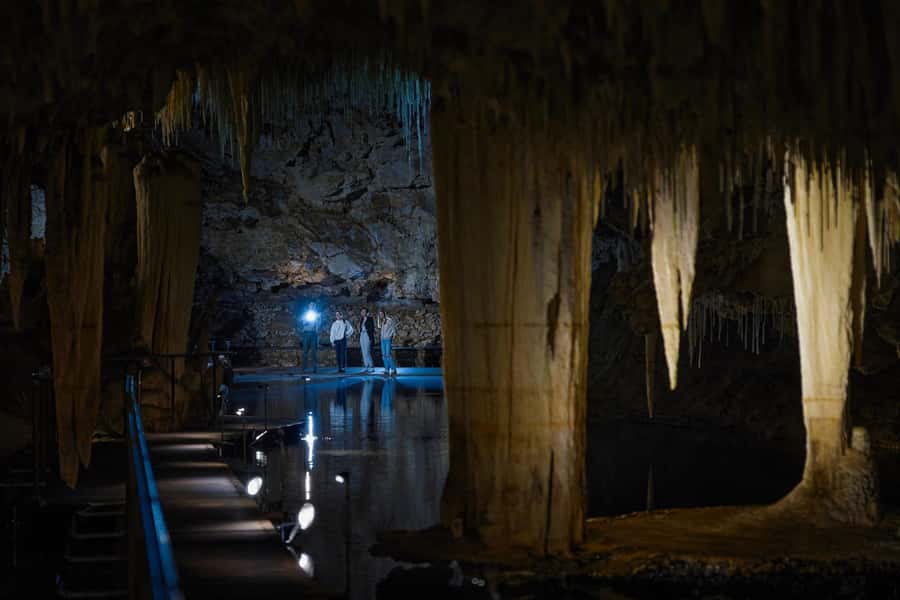 Margaret River: Lake Cave Fully-Guided Tour - Is the effort good value?