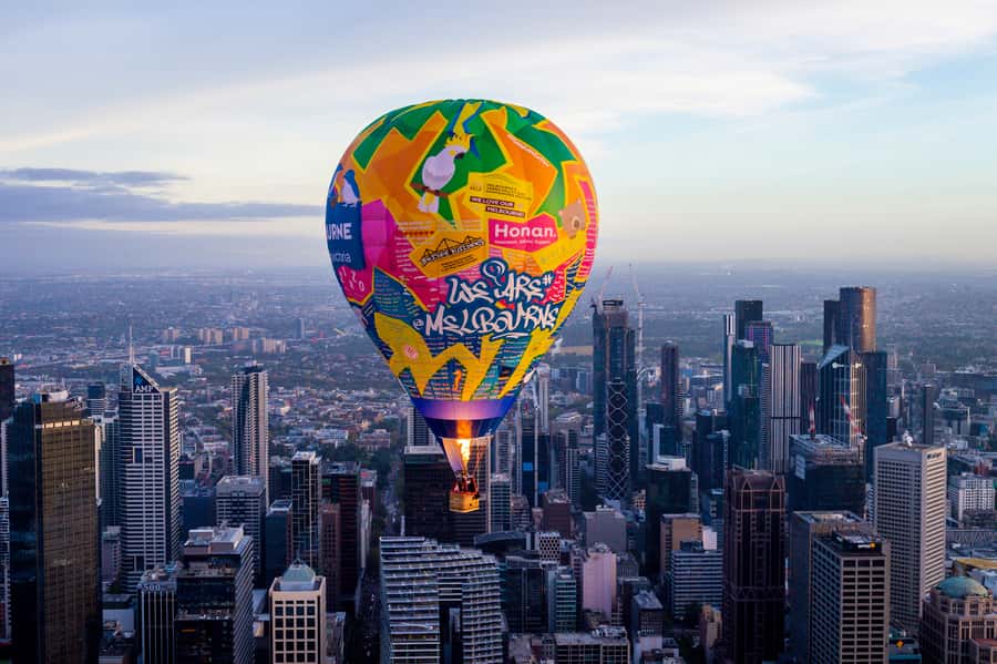 Melbourne: 1-Hour Hot Air Balloon Flight at Sunrise - Meeting Melbourne before sunrise