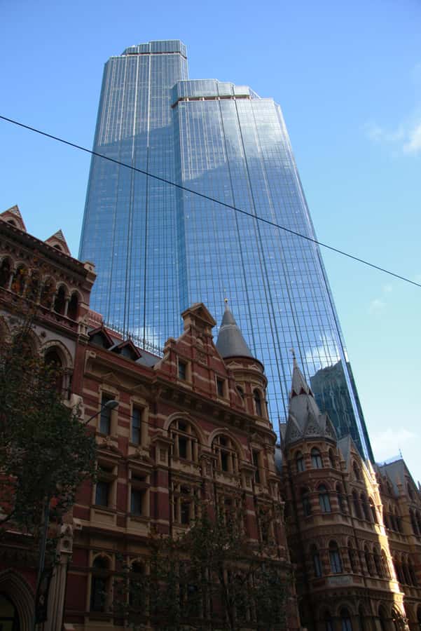 Melbourne 3-Hour Small Group Tour with Beach Boxes - Albert Park Lake and the Formula 1 connection