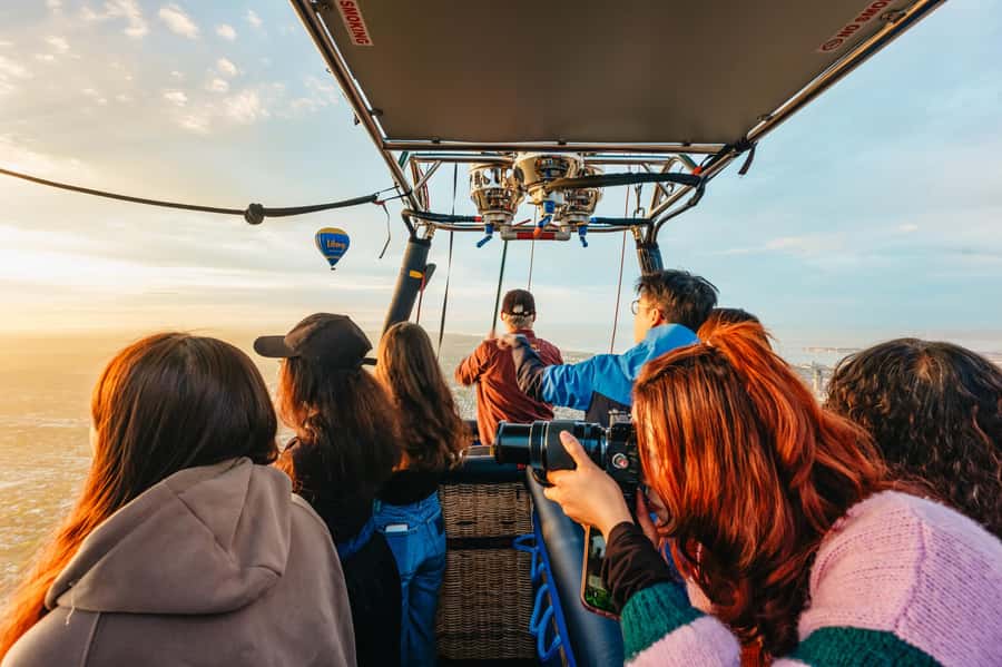 Melbourne: Balloon Flight at Sunrise - Landing, packing up, and returning downtown