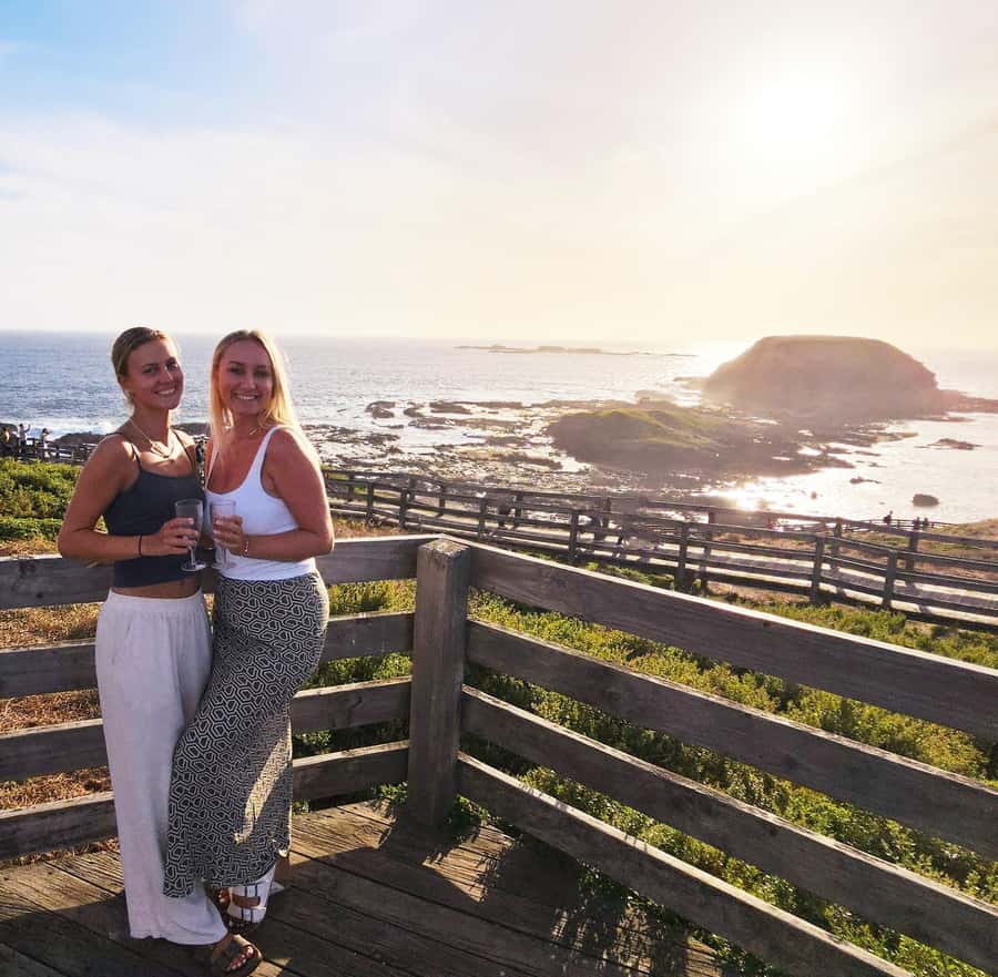 Melbourne: Boutique Phillip Island Wine, Dine & Penguin Tour - The Penguin Parade is worth the wait