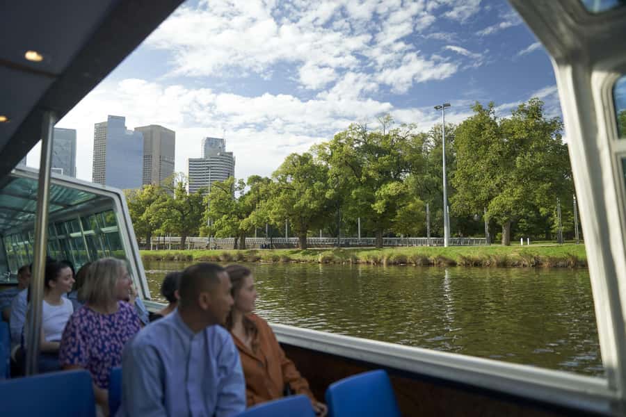 Melbourne City Cruise with Tea, Coffee, and Commentary - Commentary, tea, and the pace of the hour