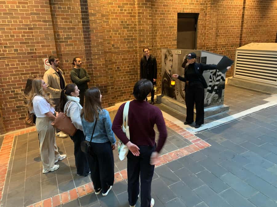 Melbourne: City Highlights Guided Walking Crime Tour - What the 90 minutes actually explores
