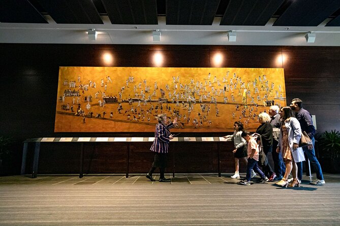 Melbourne Cricket Ground (MCG) Tour - The MCC Long Room shows the old club culture