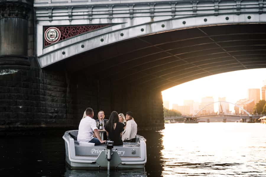 Melbourne: Electric Picnic Boat Rental on the Yarra River - Packing your own lunch and drinks