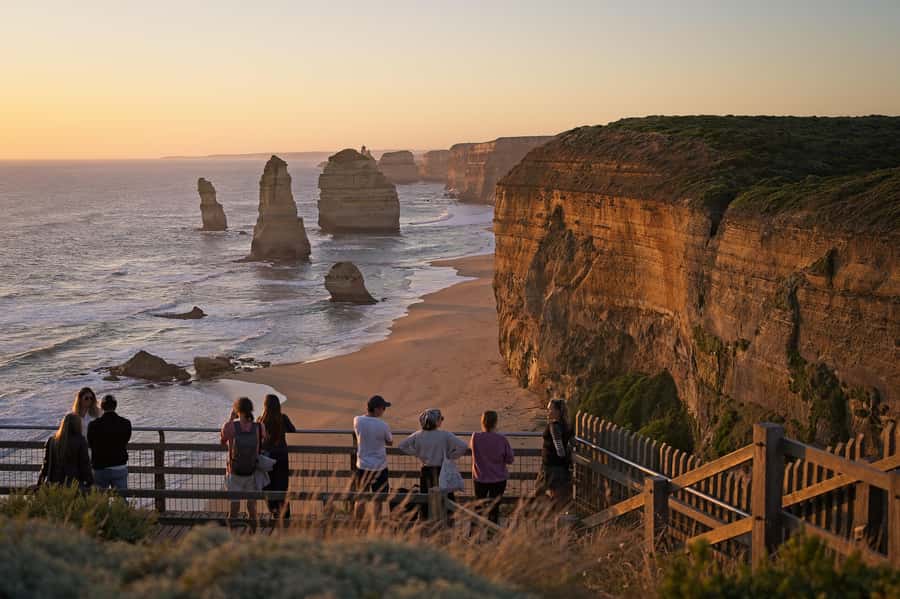 Melbourne: Great Ocean Road Extended–Top Stops&London Bridge - Starting with coffee at the Chocolaterie