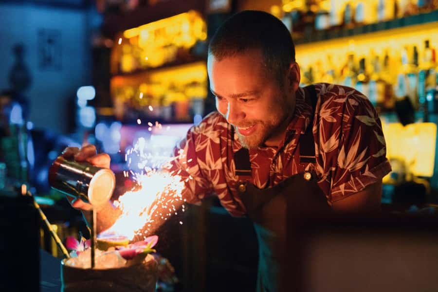Melbourne: Laneway Bar Tour Where Locals Drink - The guides are a large part of the experience