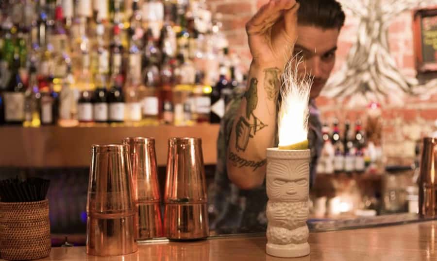 Melbourne: Laneway Bar Tour Where Locals Drink - Meeting at Gordon Reserve and getting started