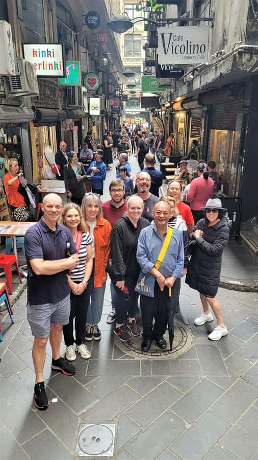 Melbourne Laneways Tour - Cafés, galleries, and small shops