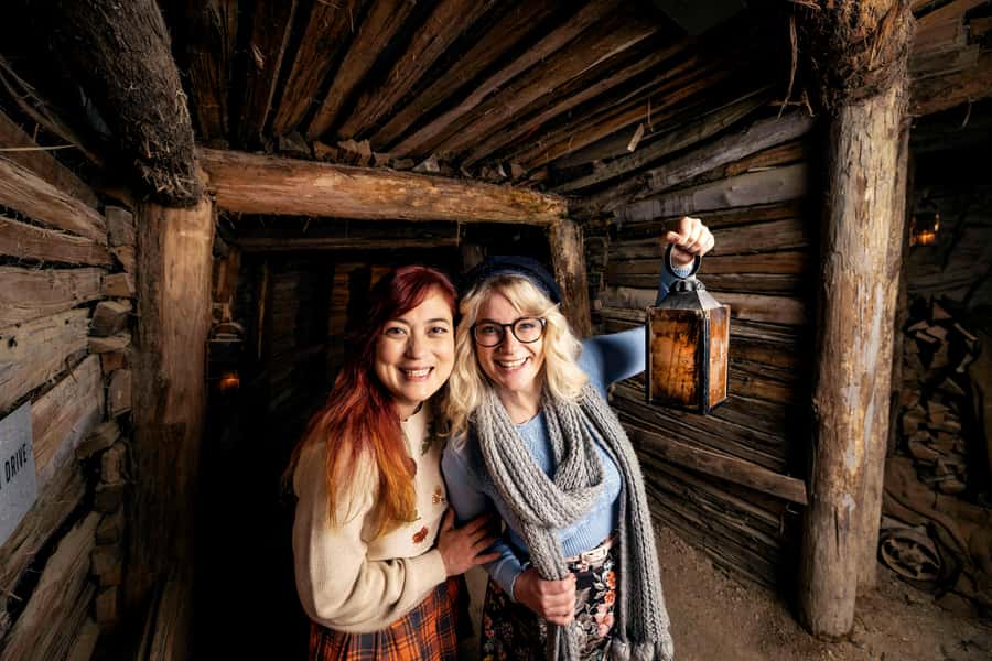 Melbourne: Sovereign Hill 'A Touch of Gold' Ballarat Tour - Gold panning: fun, patience, and a small chance of success