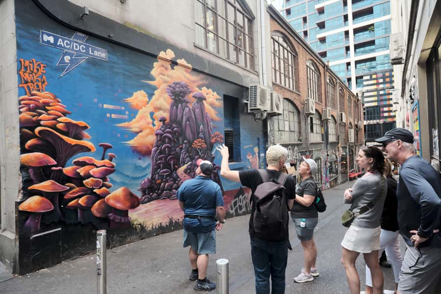 Melbourne: Street Art Walking Tour with a Street Artist - Drinks, snacks, and the right ending