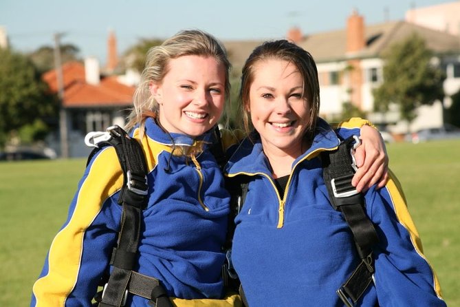 Melbourne: Tandem Skydive Experience over St. Kilda Beach - What the $339 price includes