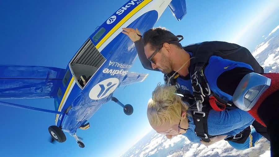 Melbourne: Tandem Skydive over Great Ocean Road + Transfer - Price and what the $282 includes