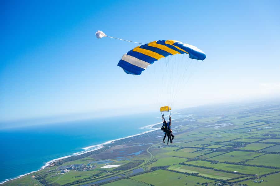 Melbourne: Tandem Skydive over Great Ocean Road + Transfer - Getting there from Melbourne CBD