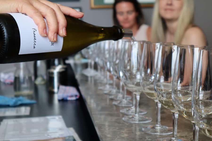 Melbourne: Yarra Valley Half-Day Wine Tour - Meeting guides who make the drive count