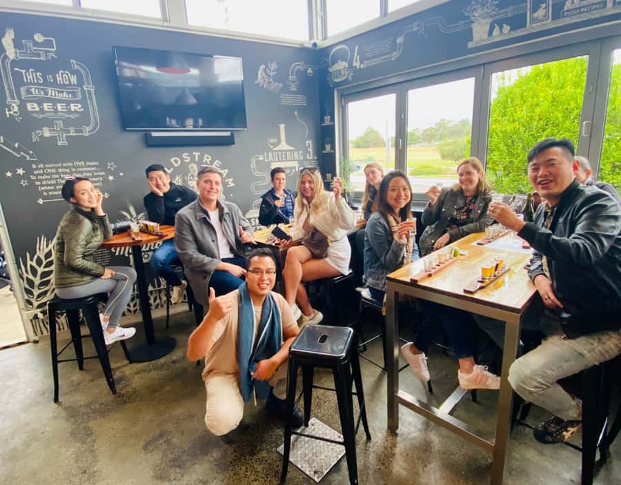 Melbourne: Yarra Valley Wine, Choc, Farm Fresh, Gin Tour - Choosing the optional gin stop