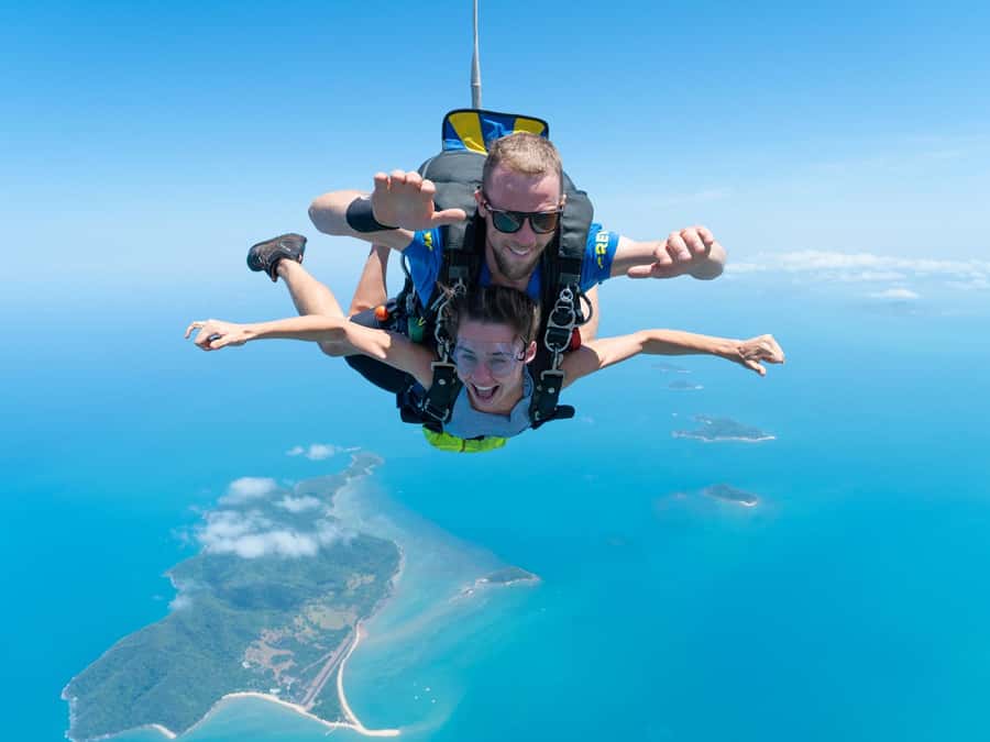 Mission Beach Tandem Skydive Experience - Training, equipment, and meeting your instructor