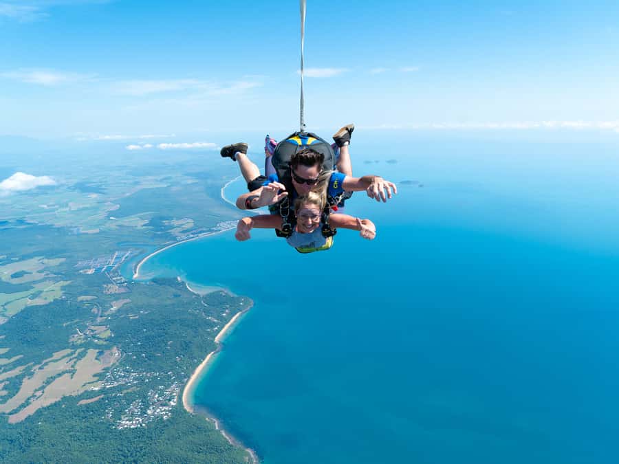 Mission Beach Tandem Skydive Experience - The 20-minute flight to 15,000 feet