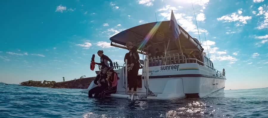 Mooloolaba: Snorkel with Turtles Mudjimba Island - Getting fitted with a 5 mm wetsuit and snorkel gear