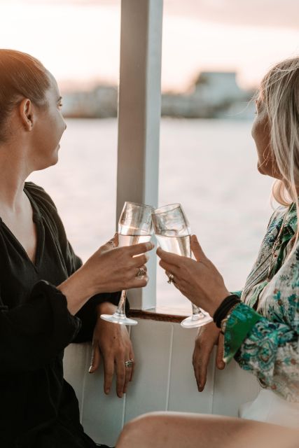 Mooloolaba: Sunshine Coast Sunset Canal Cruise - Who should book this one-hour outing?