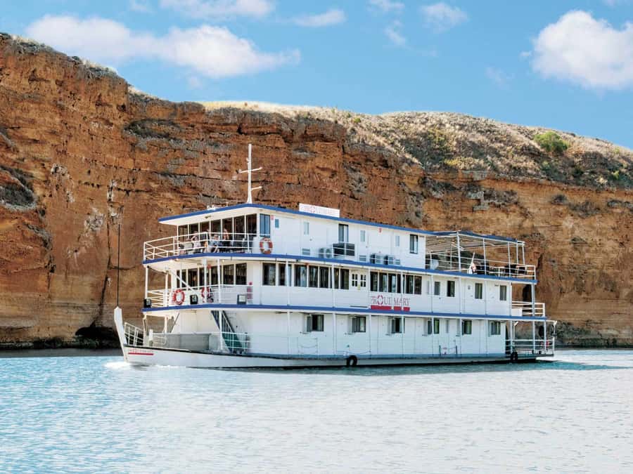 Murray River Highlights and Luncheon Cruise - A two-course lunch served aboard the Proud Mary