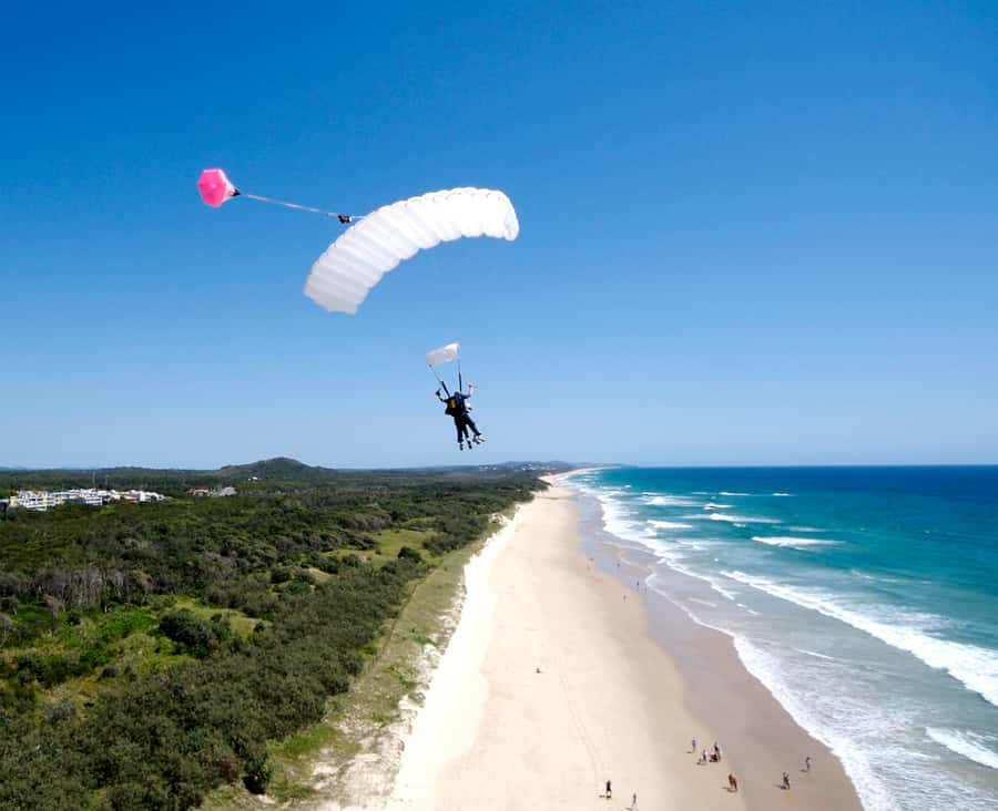 Noosa: Tandem Skydive Experience - From Sunshine Coast Airport to the aircraft