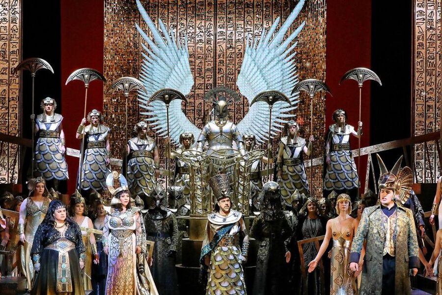 Opera Performance Tickets at the Sydney Opera House - Should you book an opera ticket at the Sydney Opera House?