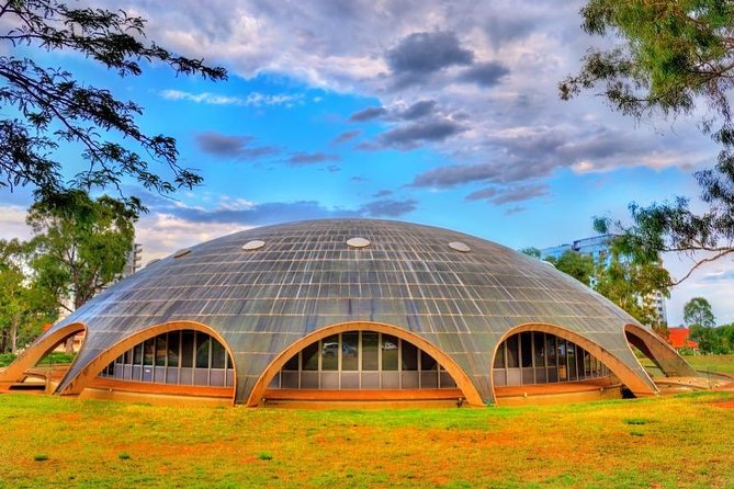 Personalised Sightseeing in Canberra, with John - How much can you see in one day?