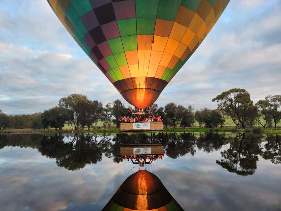 Perth: Avon Valley Hot Air Balloon Flight with Breakfast - The buffet breakfast in Northam