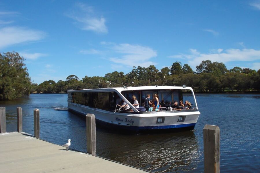 Perth: Full Day Swan Valley Cruise & Wine Tasting With Lunch - Brewery stop with beer and local snacks