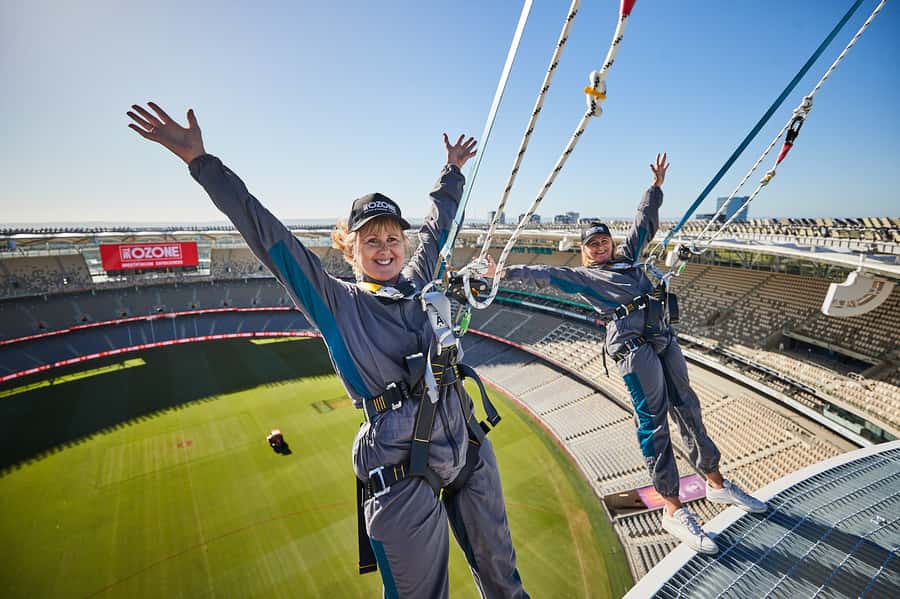Perth: Optus Stadium Rooftop Vertigo Experience - Walking 10 metres without handrails