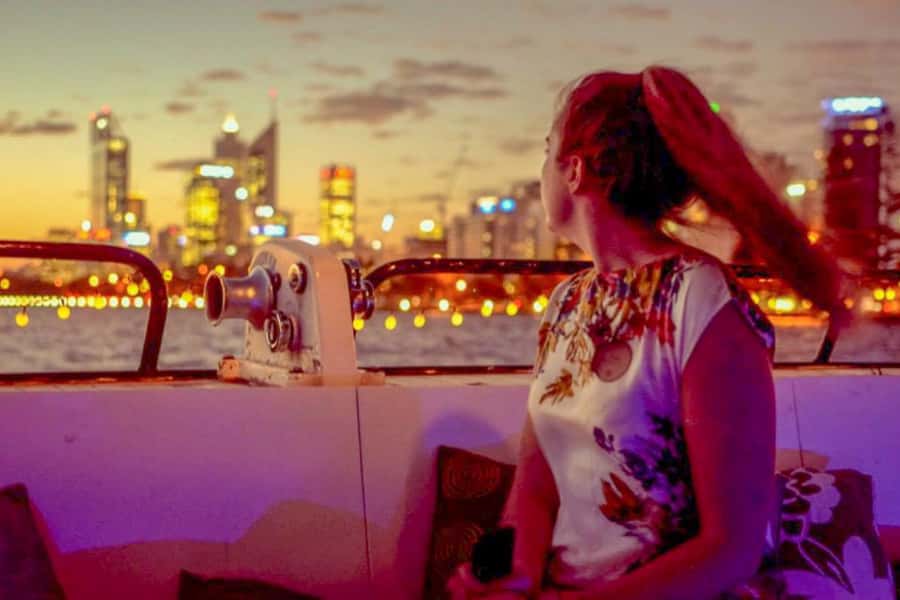 Perth: Swan River Dinner Cruise - Dinner begins with a full buffet